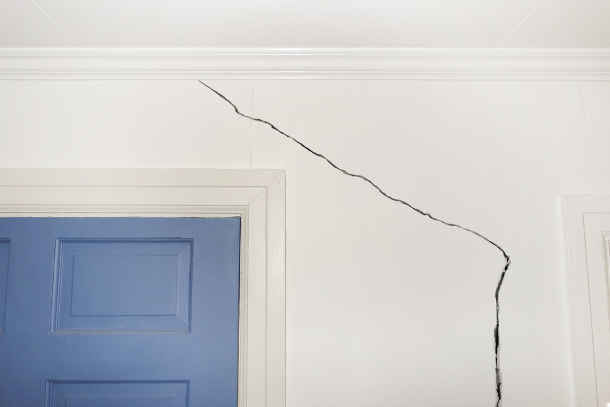 Fixing Cracks in Drywall
